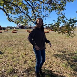 Meet your Posher, Katelyn